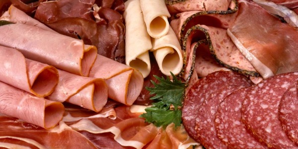 Errores a evitar al preparar una tabla de embutidos