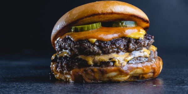 6 ideas de hamburguesas caseras originales para sorprender en casa