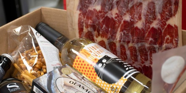 Cómo crear una cesta gourmet personalizada paso a paso